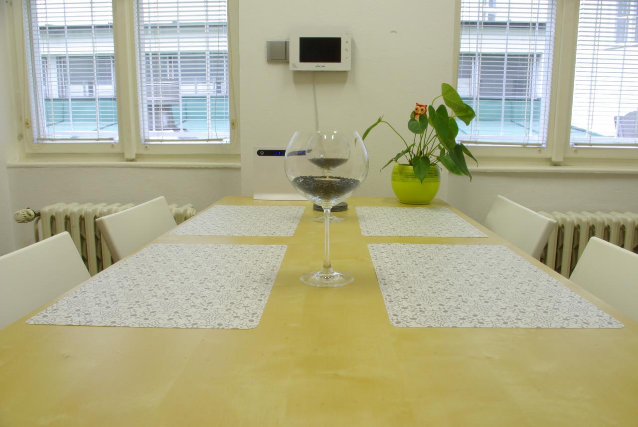Quiet Courtyard Apartment Prague Exterior photo